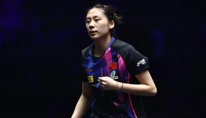 王楚钦4-2晋级！蒯曼赢队友会师陈熠，国乒锁定一冠无缘包揽五冠