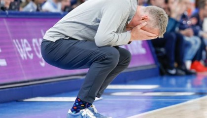 勇士举步维艰 让库里束手无策的问题到底是什么？